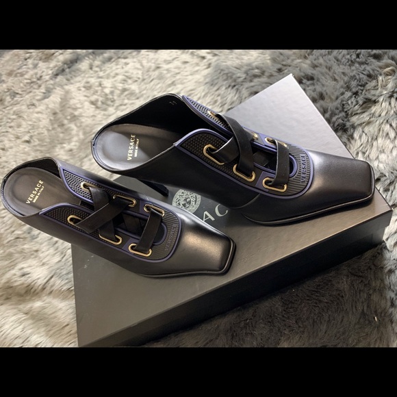 Versace heels - Picture 3 of 7